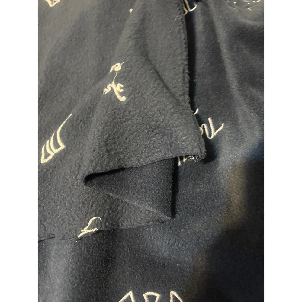 NY Yankees embroidered fleece blanket 70x 55 in